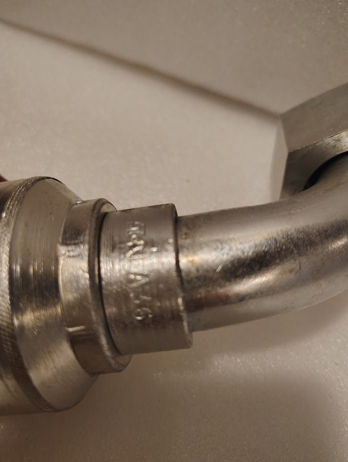 Weatherhead 43016U - A36 | 1" Hose x 1" ORFS Swivel Fitting - 90 Short bend | GW32 - 16x16 Fitting