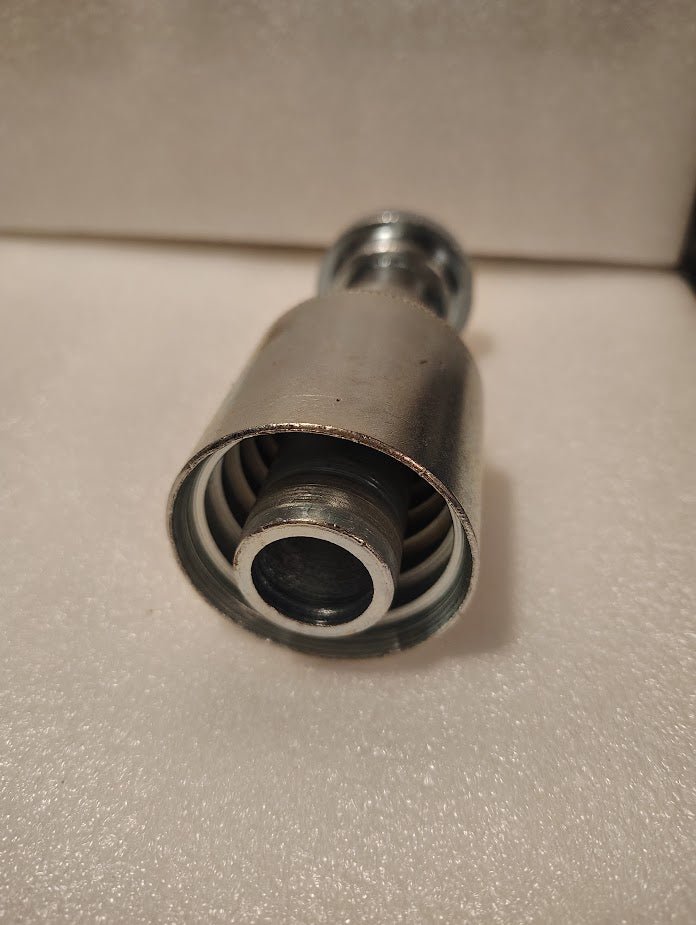 Weatherhead 43016U - G16 | 1" Hose x 1" Code 61 Flange Fitting - Straight | GW47 - 16x16 Fitting