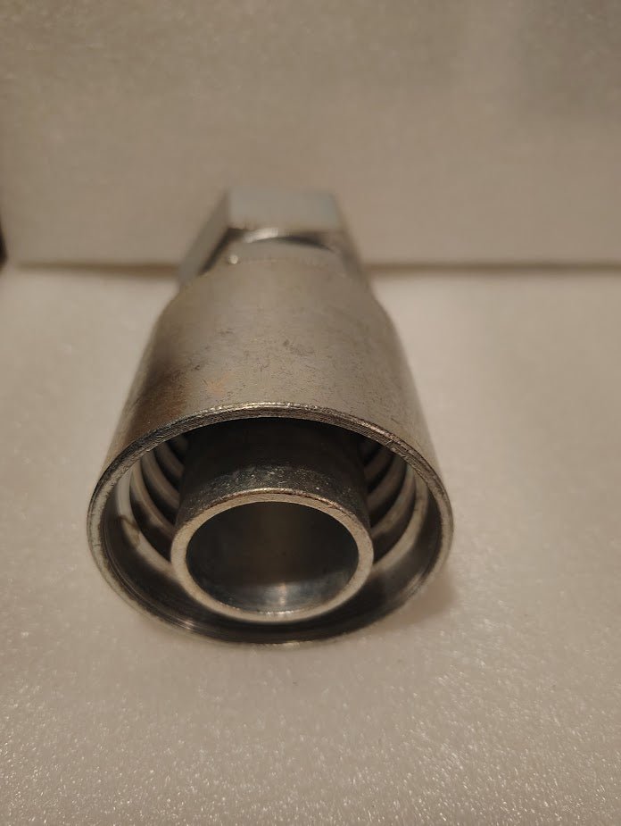 Weatherhead 43024U - S84 | 1 1/2" Hose x 1 1/2" ORFS Swivel Fitting - Straight | GW30 - 24x24 Fitting