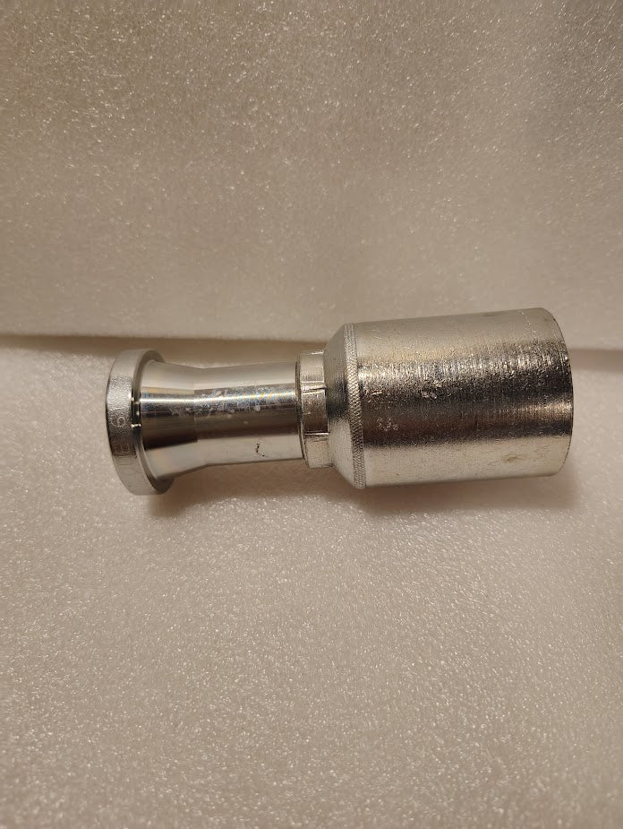 The Weatherhead 43012U-G12 GW47-12x12 is a metallic, cylindrical 3/4 hose x 3/4 Code 61 Flange Fitting with a textured grip—perfect for use with compatible hoses and hydraulic hose fittings.