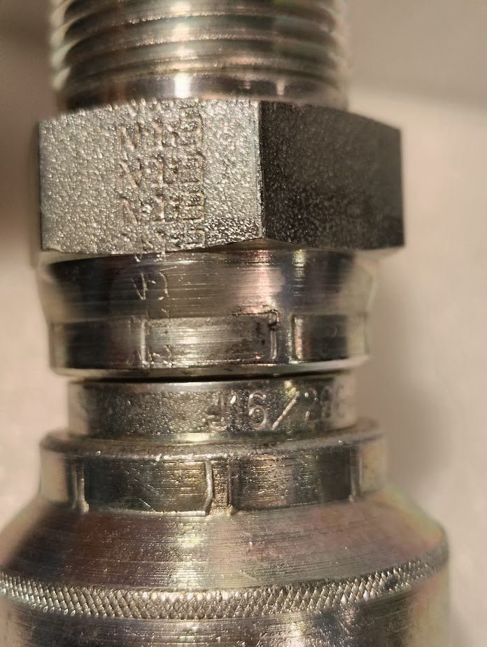 Weatherhead 43016U - J16 | 1" Hose x 1" NPT Swivel Fitting - Straight Fitting