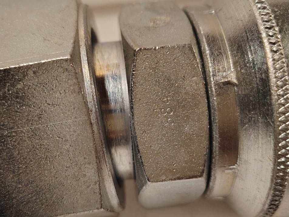 Weatherhead 43024U - S84 | 1 1/2" Hose x 1 1/2" ORFS Swivel Fitting - Straight | GW30 - 24x24 Fitting
